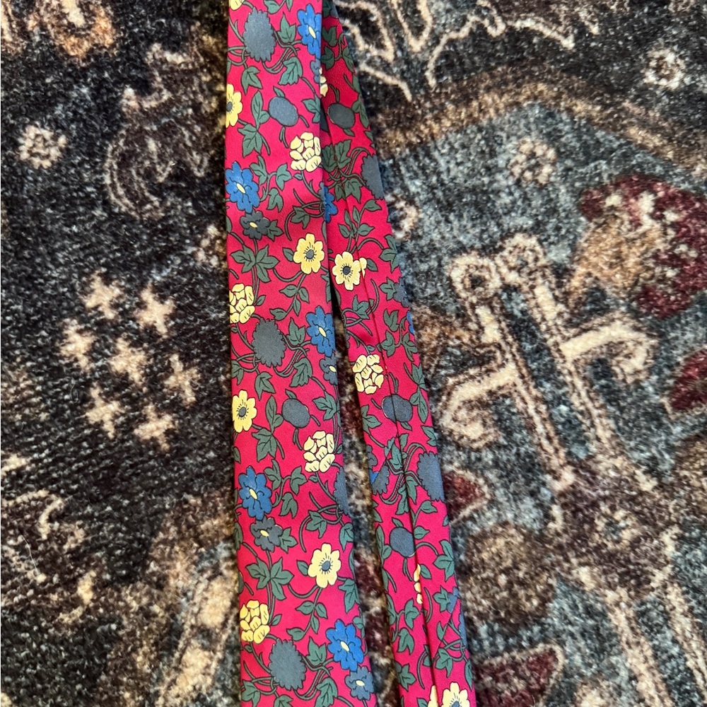 Vintage Hermes purple/red and Floral Patterned Tie (7332 EA) - Picture 5 of 10
